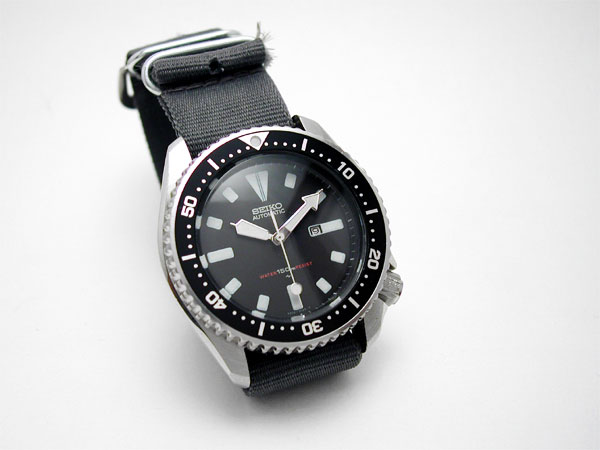 Full Sized Hands on Mid-Size Vintage 4205-0152 Seiko | WatchUSeek Watch  Forums